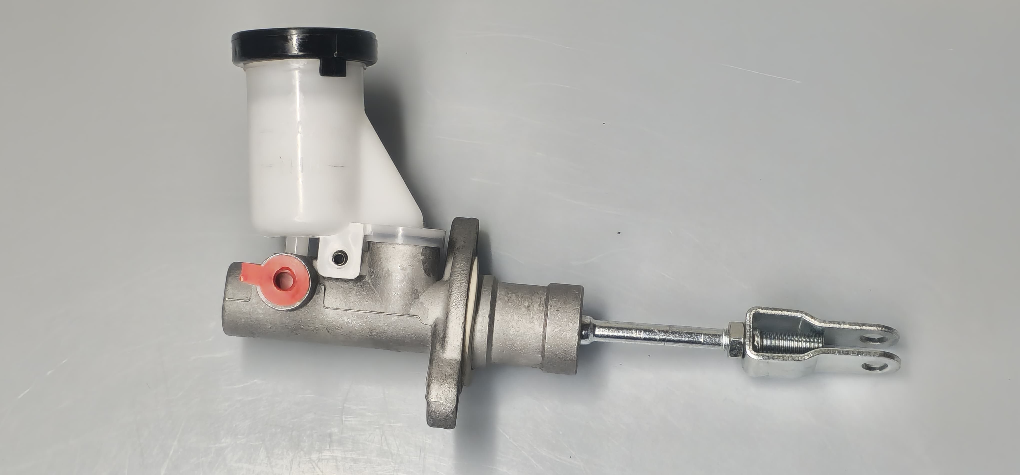 BOMBA DE CLUTCH PICK UP D21 2.4 1994-2008